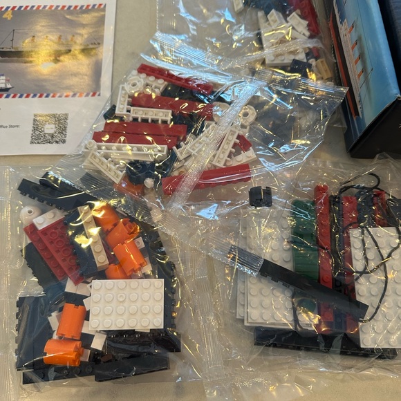 SuSenGo RMS Titanic Model Kit - Picture 4 of 6